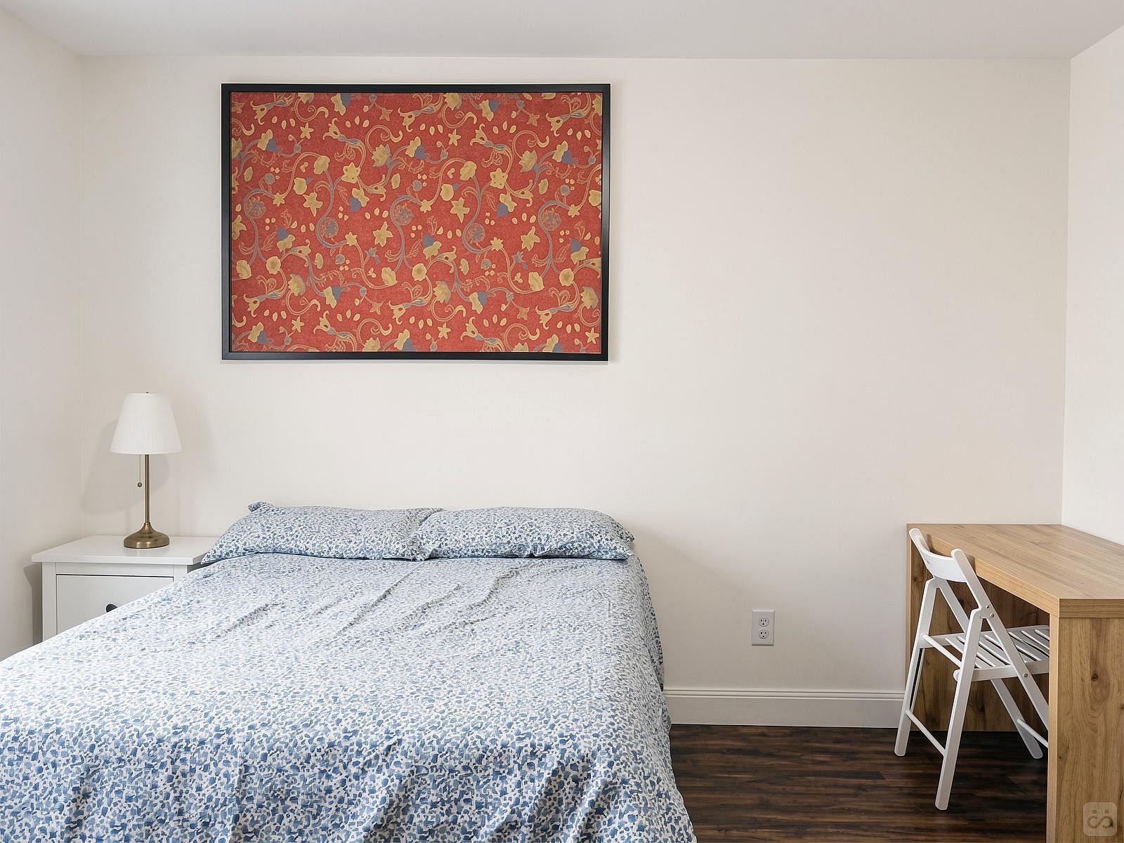  Room B  -  Stunning Renovated Apt. w/ Workspace  - Gallery -  117