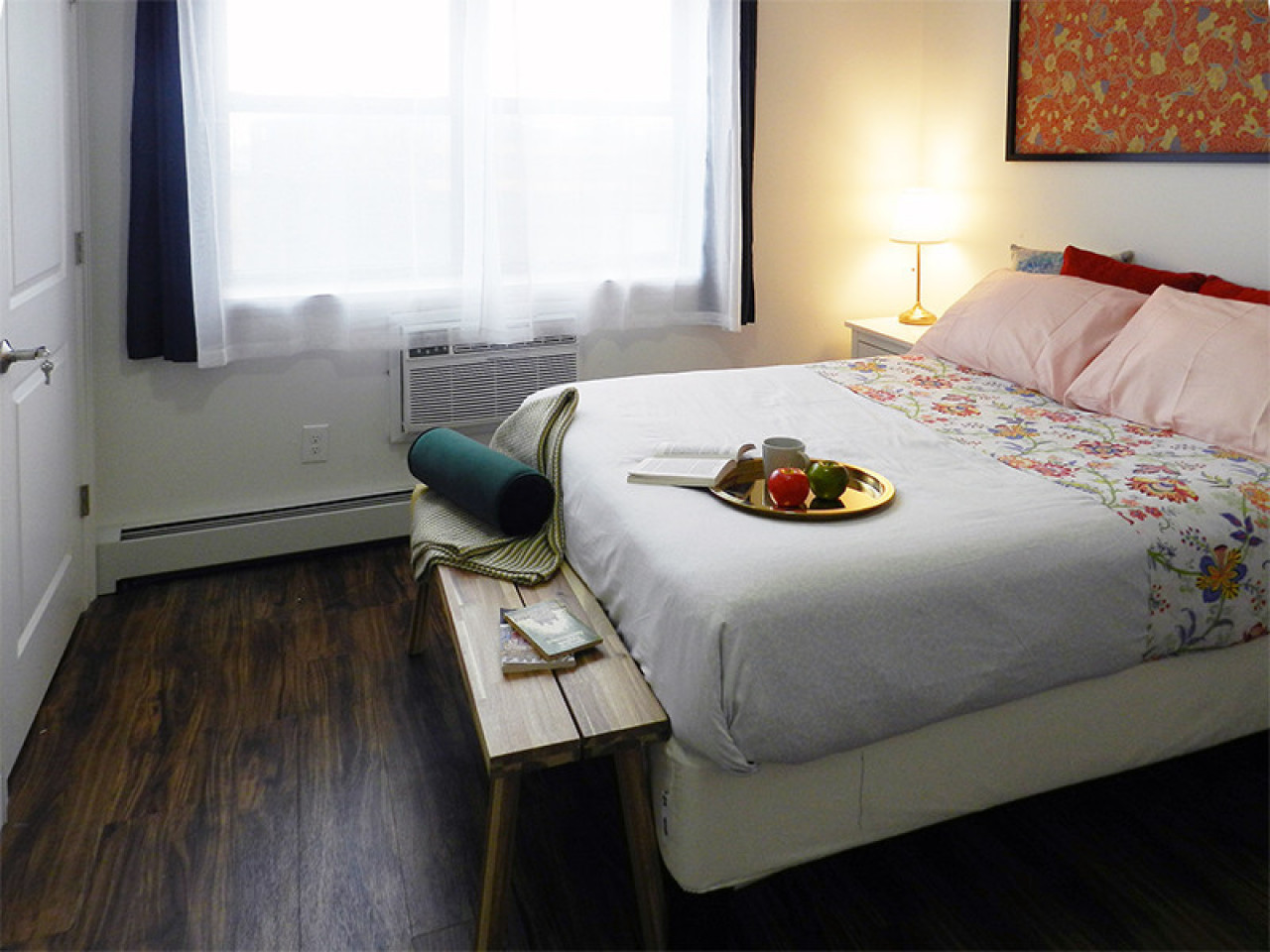  Room B  -  Stunning Renovated Apt. w/ Workspace  - Gallery -  52