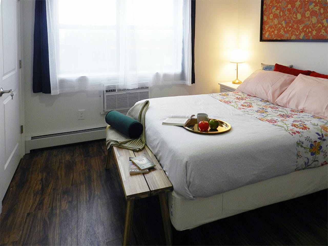  Room B  -  Stunning Renovated Apt. w/ Workspace  - Gallery -  18