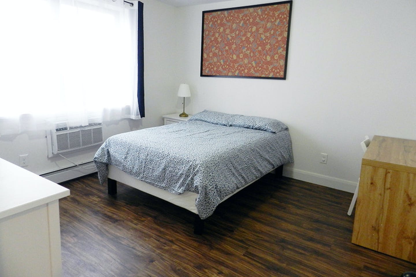  Room B  -  Stunning Renovated Apt. w/ Workspace  - Gallery -  11