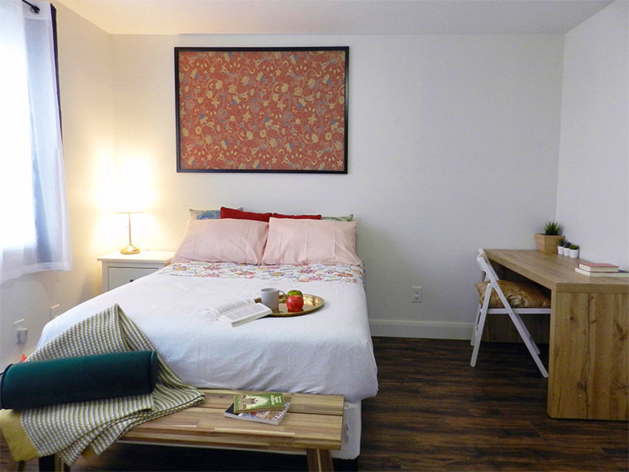  Room B  -  Stunning Renovated Apt. w/ Workspace  - Gallery -  37
