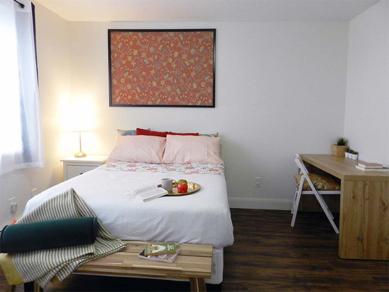  Room B  -  Stunning Renovated Apt. w/ Workspace  - Gallery -  54