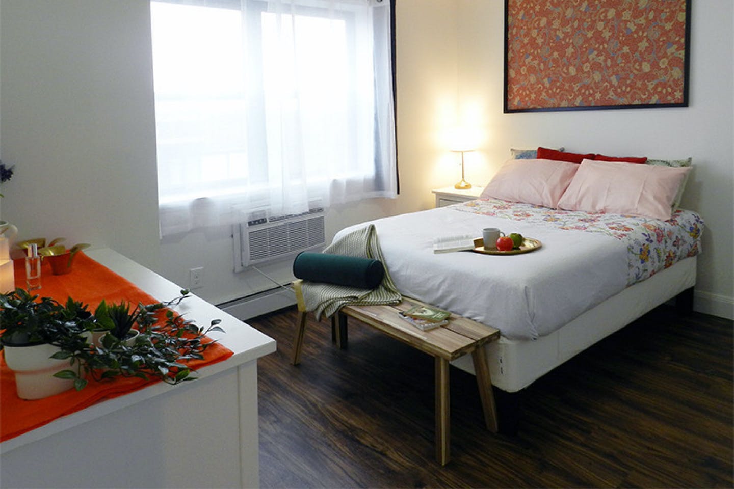  Room B  -  Stunning Renovated Apt. w/ Workspace  - Gallery -  2