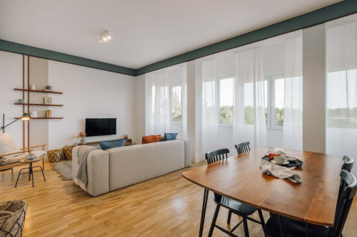 2 bedrooms and terrace in Marquês Pombal