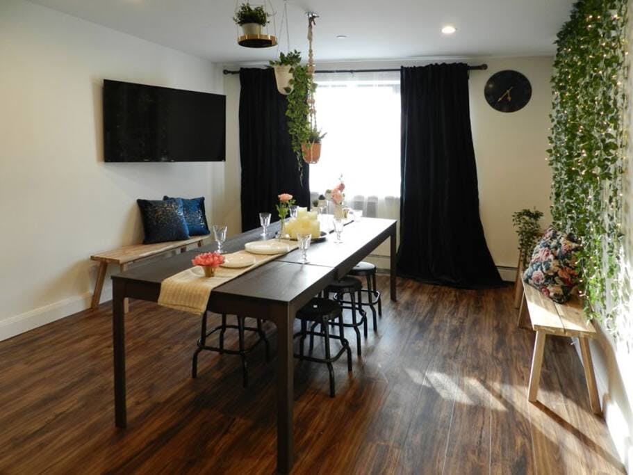 Cozy Urban Apt. w/ Workspace