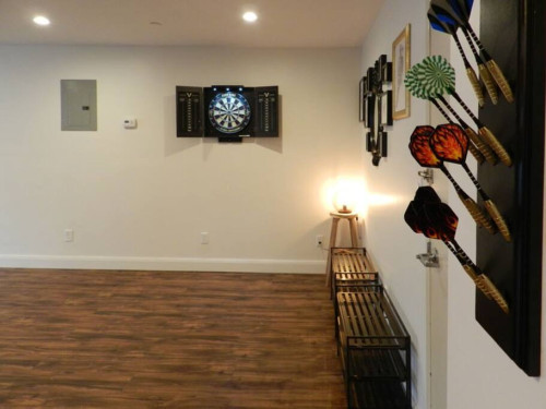 Cozy Urban Apt. w/ Workspace House  - Gallery -  5