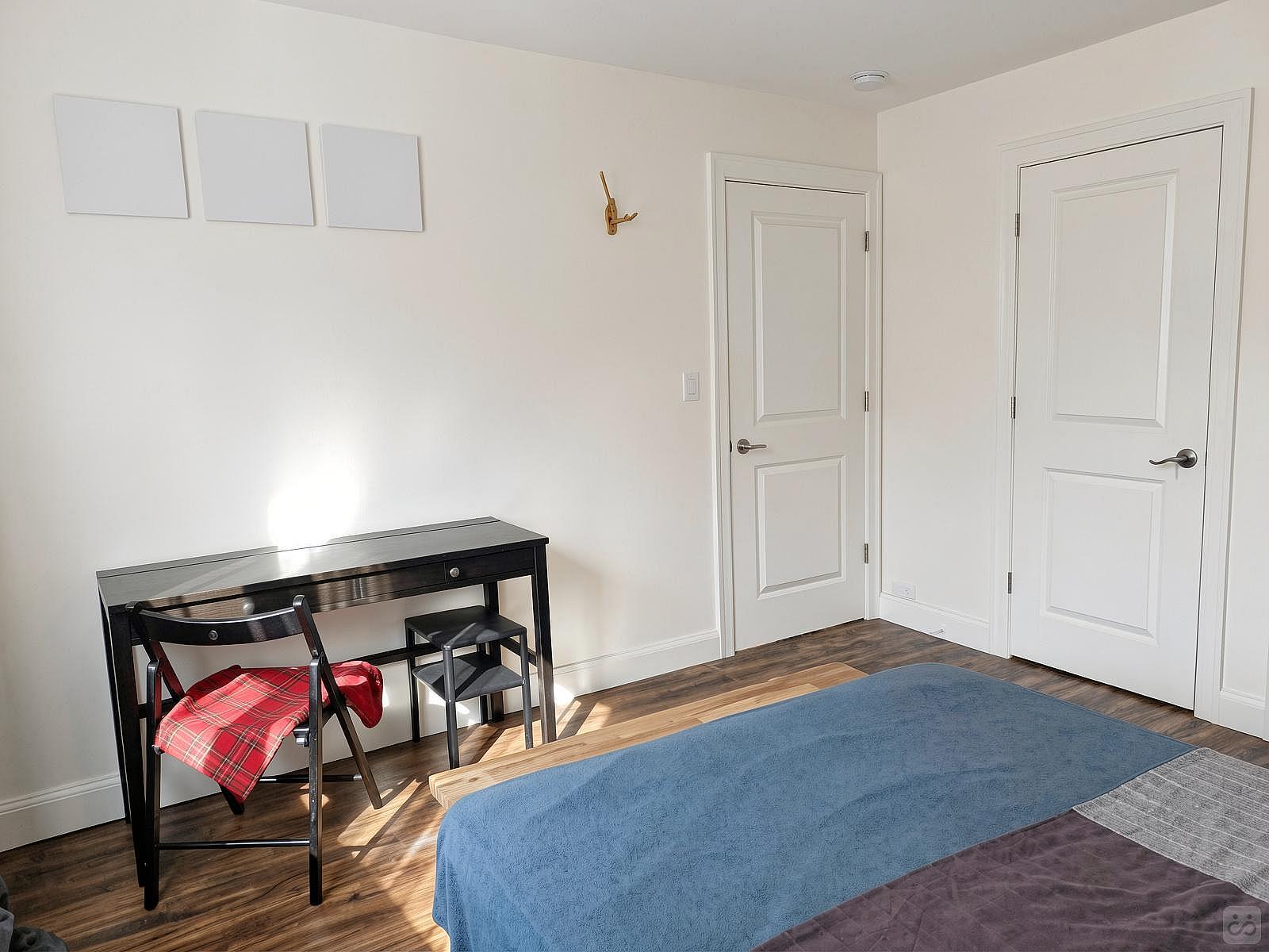 Room A - Cozy Urban Apt. w/ Workspace House - Gallery - 65