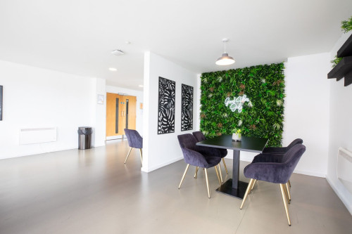 Collegiate Merlin Heights - Gallery - 13