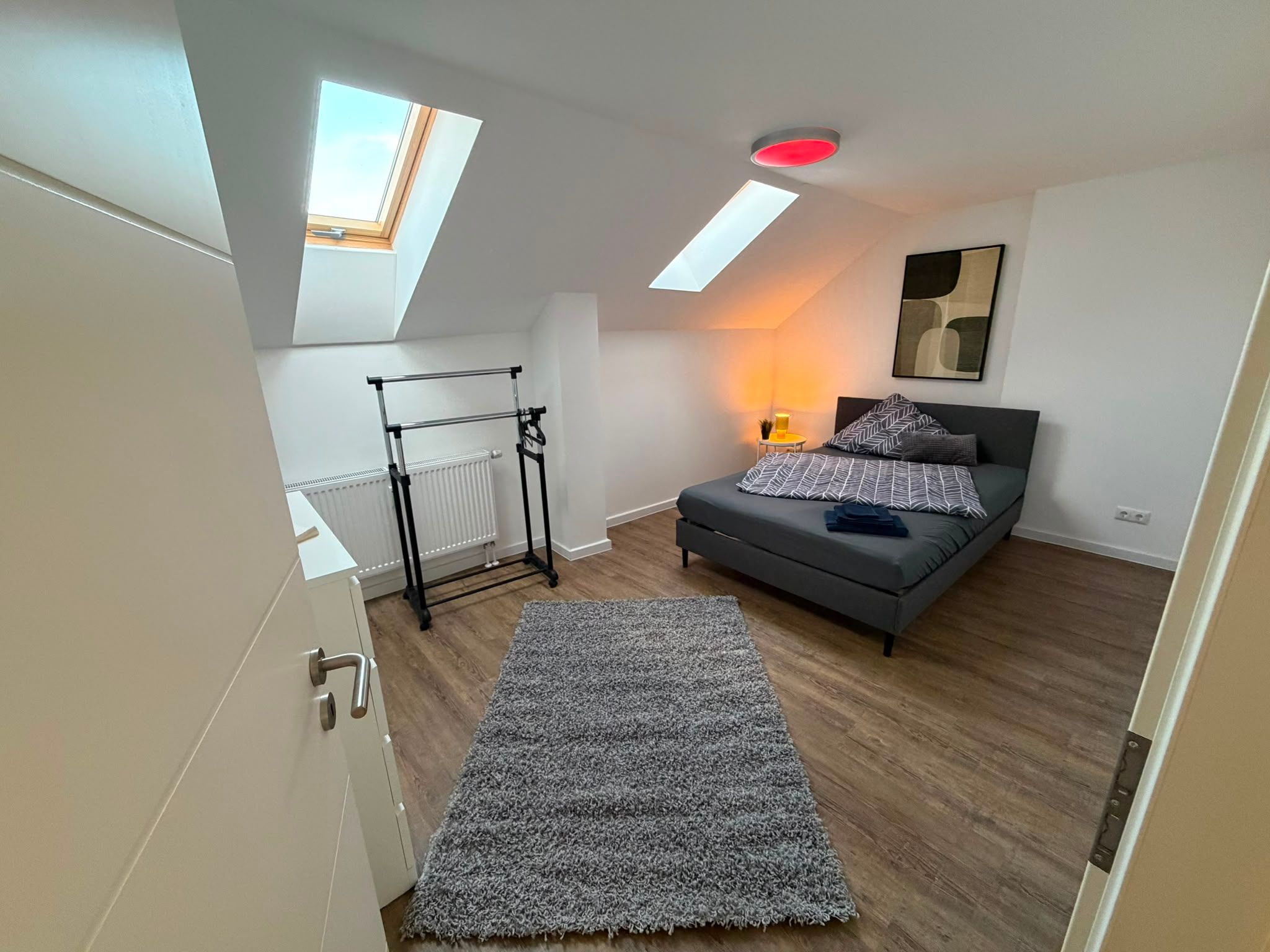 Charming 2 Bedroom Apartment With Parking - 10