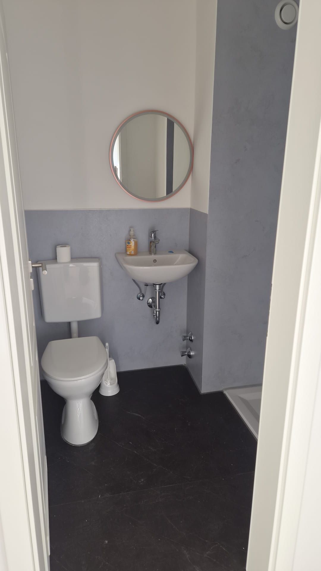 Stylish Loft With Panoramic Views – Centrally Located In Pforzheim's Nordstadt - 3