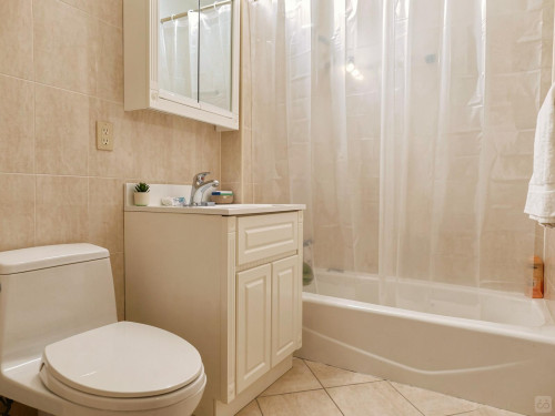 Queens Home II - Gallery - 14