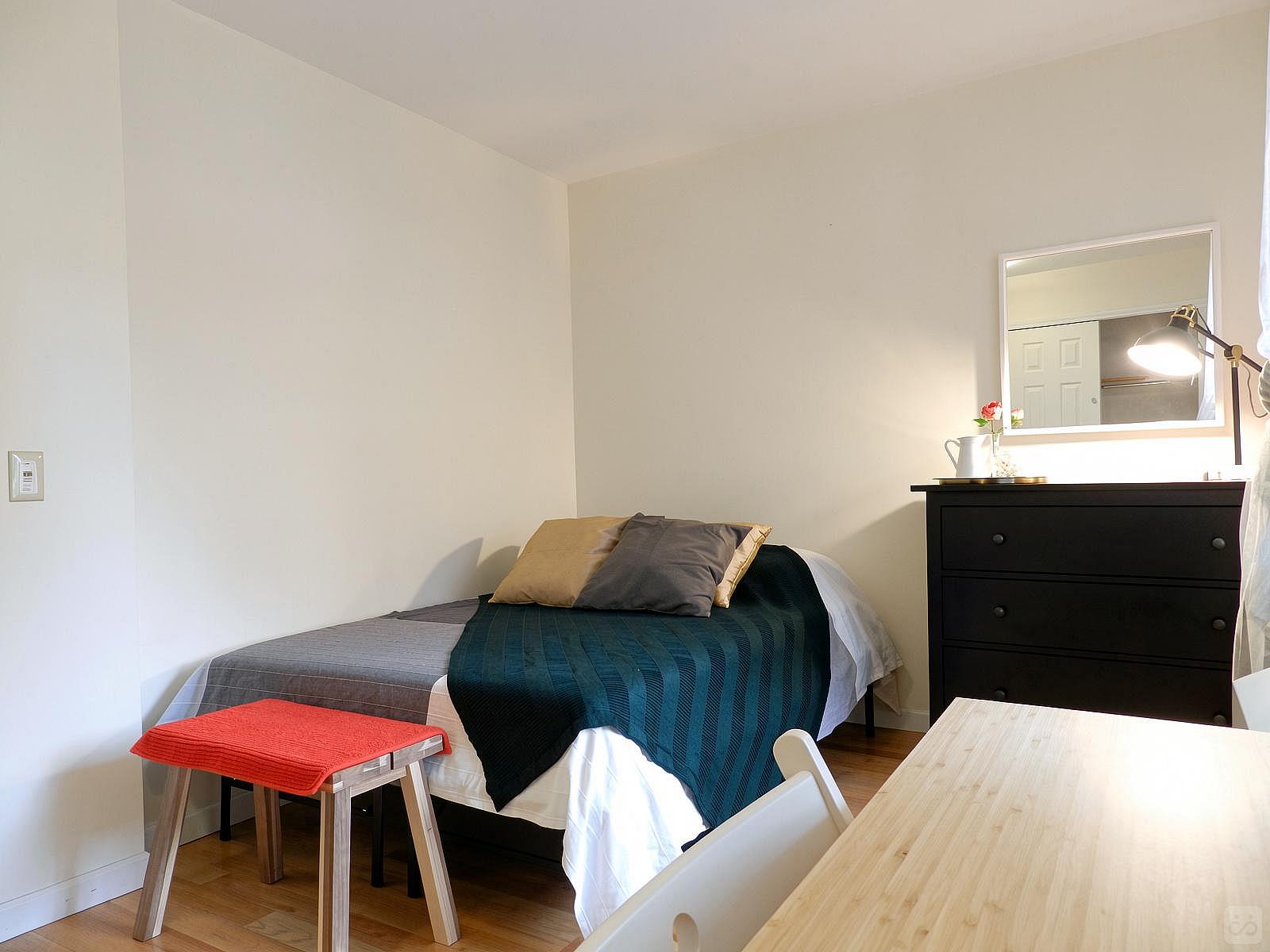 Room B - 40