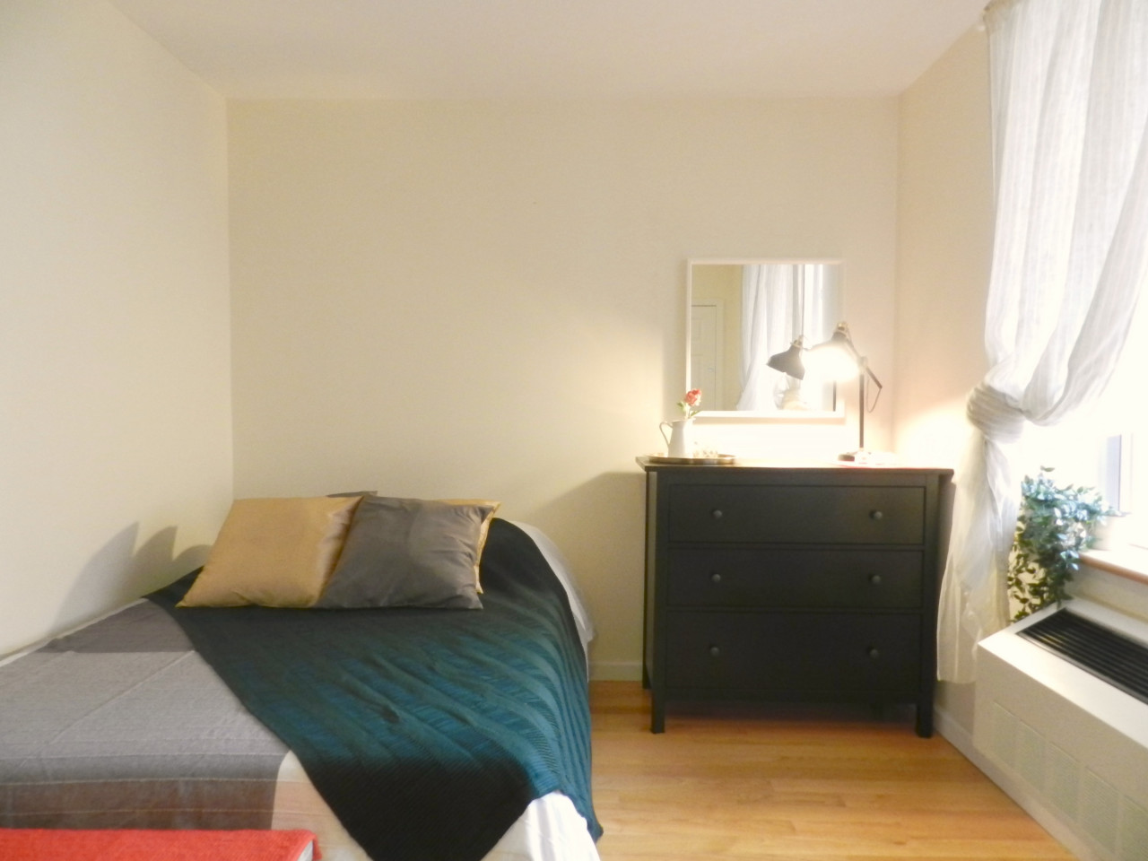Room B - 23