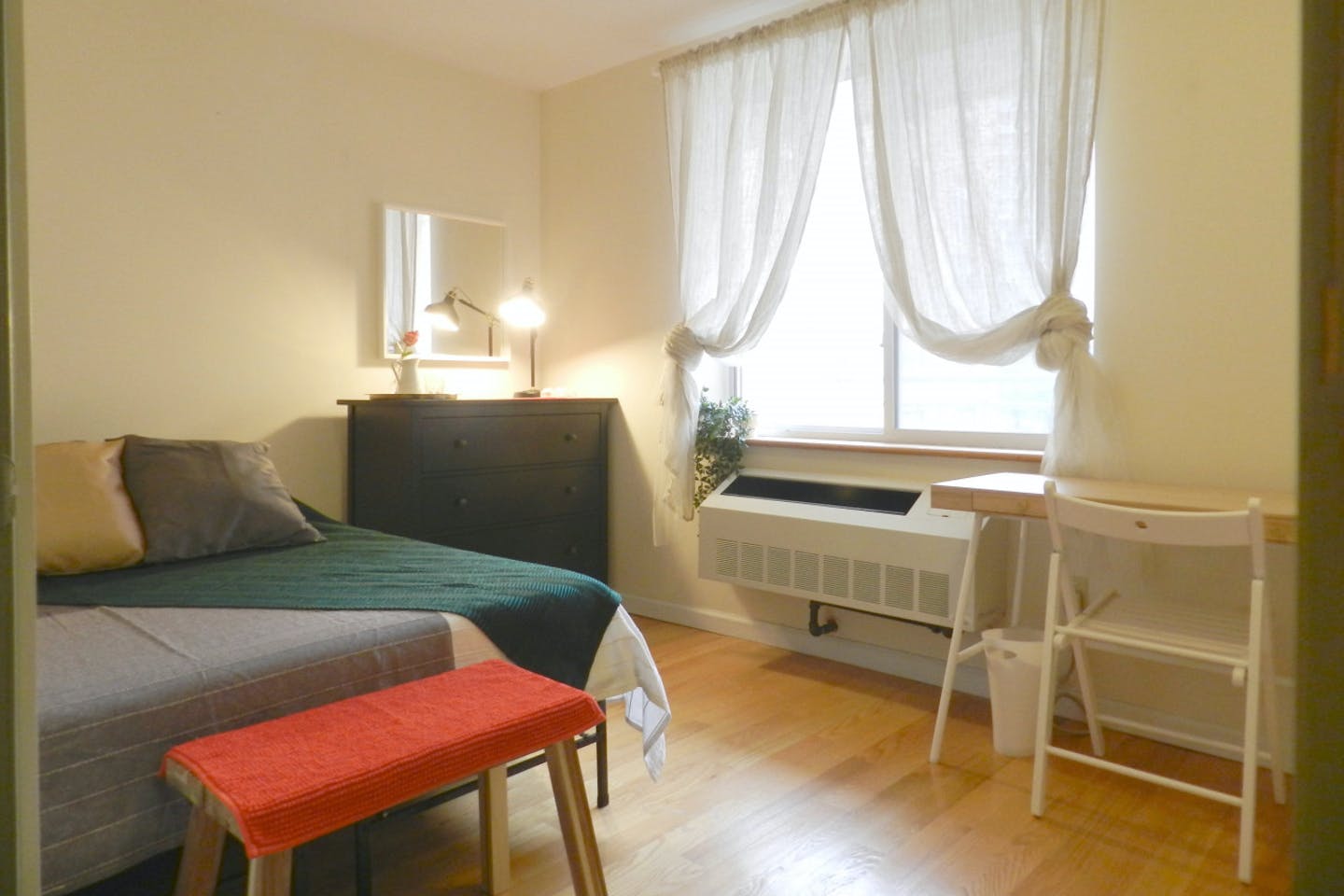 Room B - 4