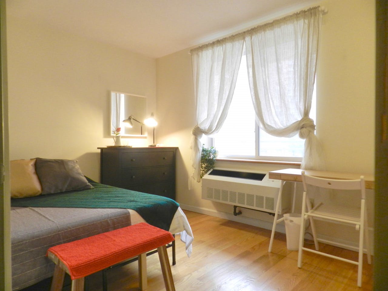 Room B - 18
