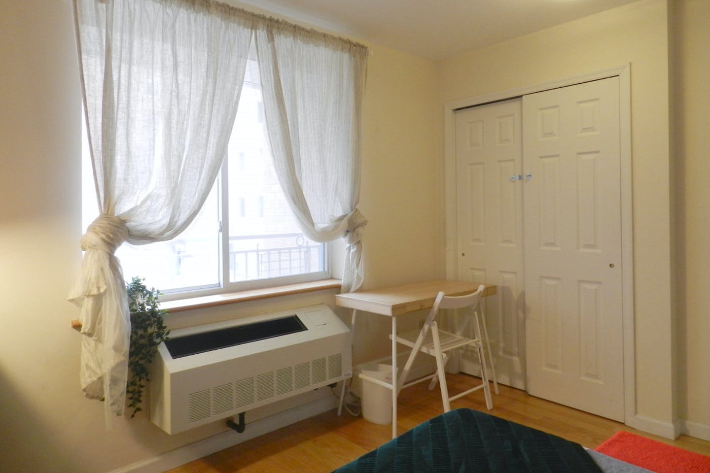 Room B - 6