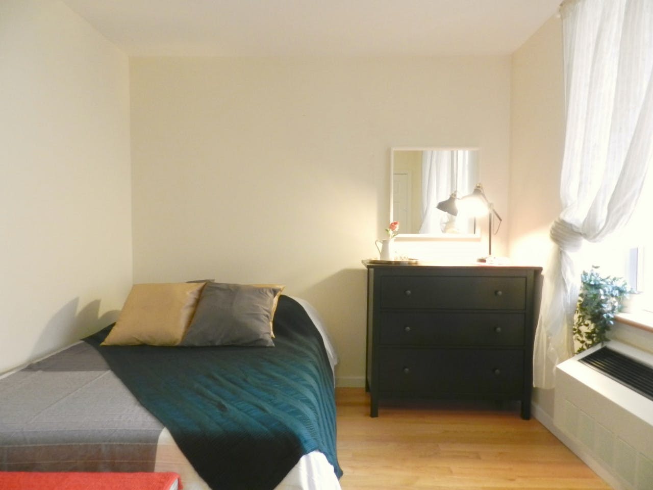 Room B - 9