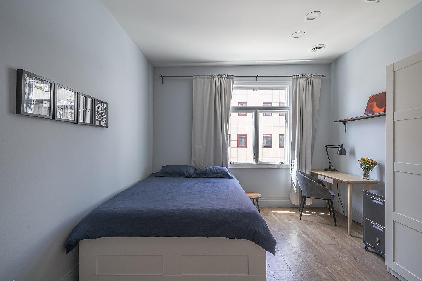 Large Private Room With Private Half Bathroom - 5