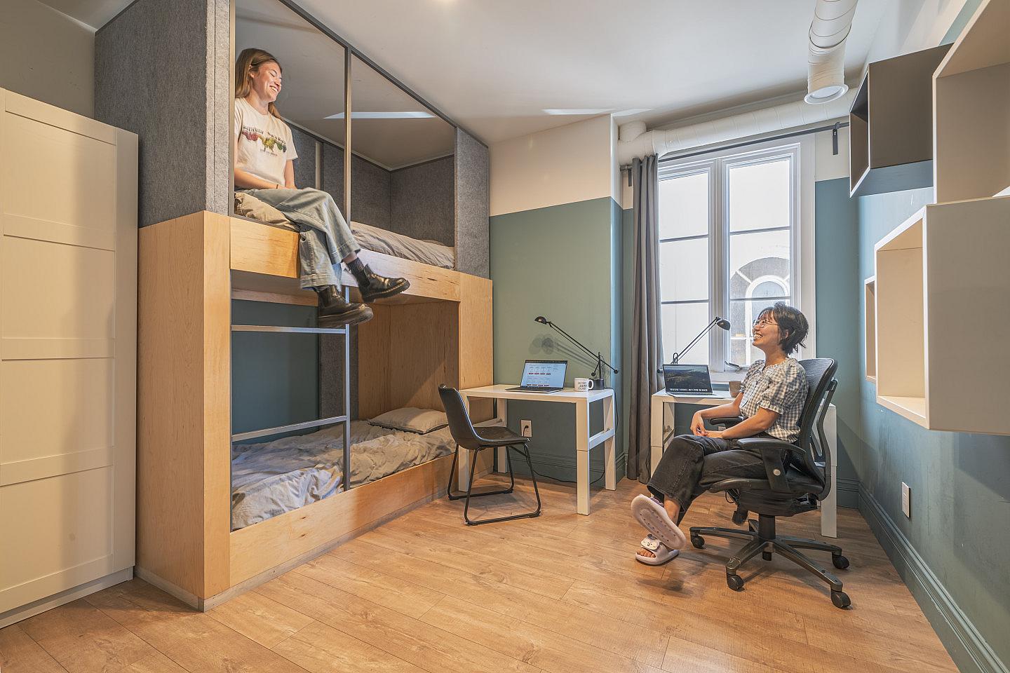 Bed In A 2-Bed Females Only Room - Russian Hill - Gallery - 9