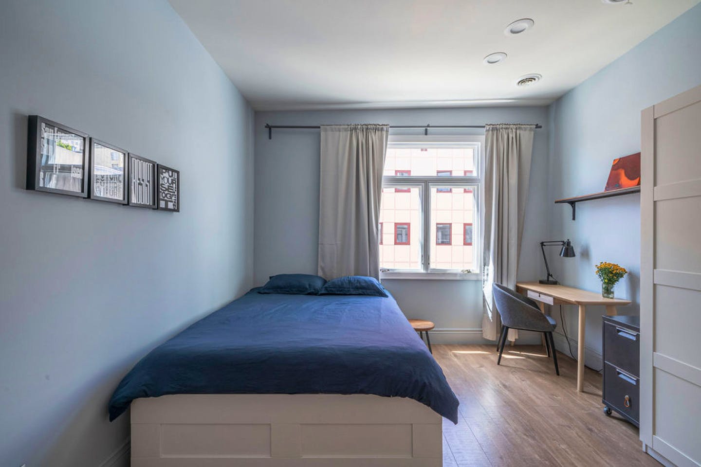 Large Private Room With Private Half Bathroom - Russian Hill Residence - Gallery - 1
