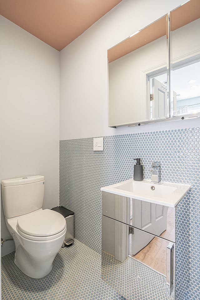 Large Private Room With Private Half Bathroom - Russian Hill Residence - Gallery - 23