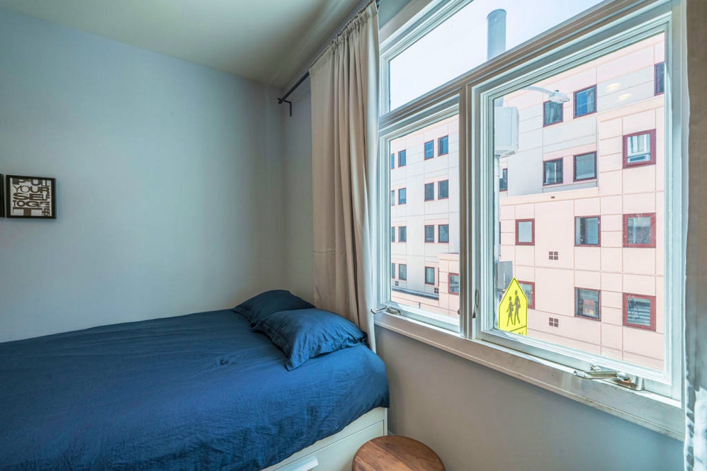 Large Private Room With Private Half Bathroom - Russian Hill Residence - Gallery - 2