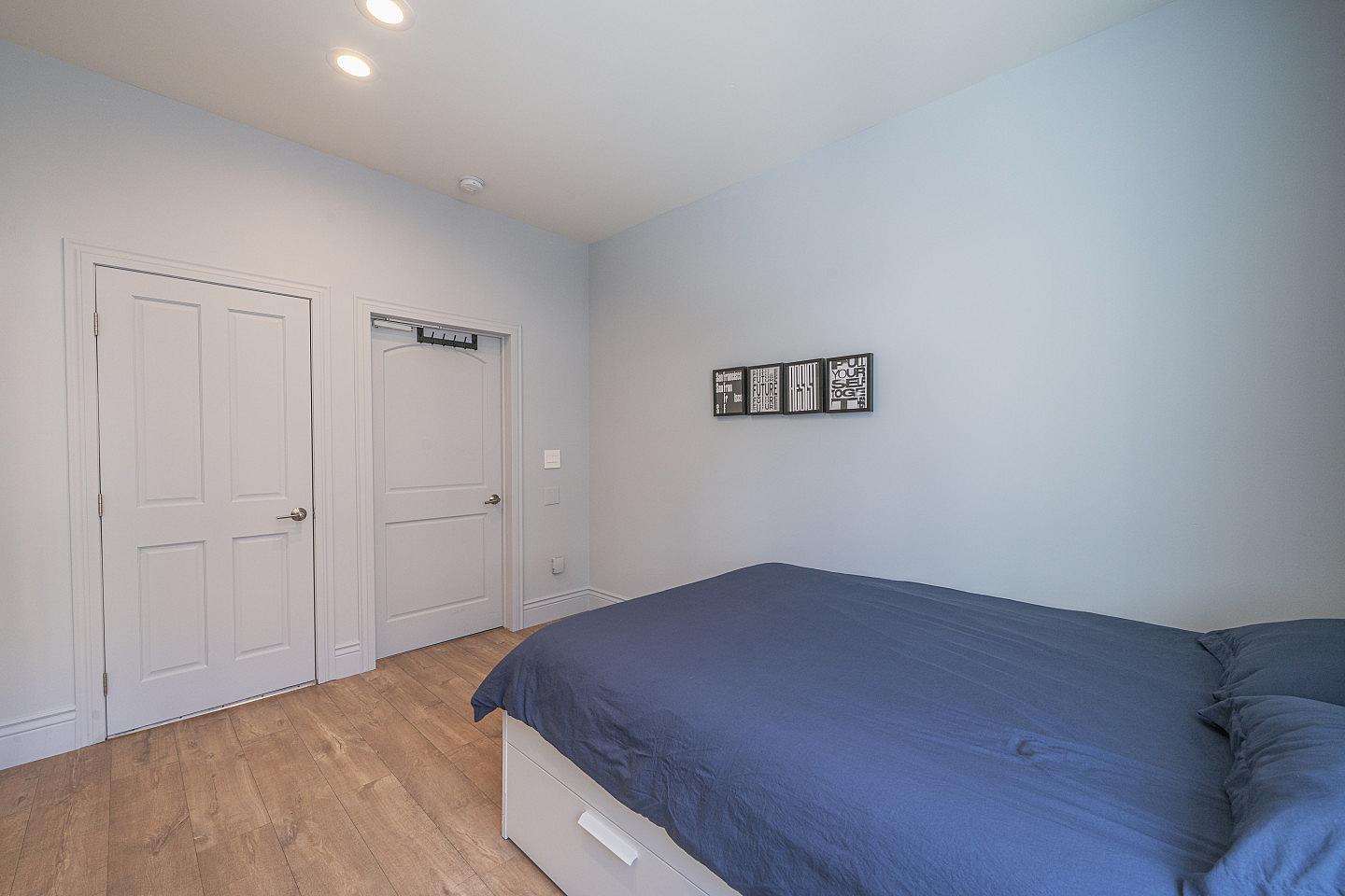 Large Private Room With Private Half Bathroom - Russian Hill Residence - Gallery - 20