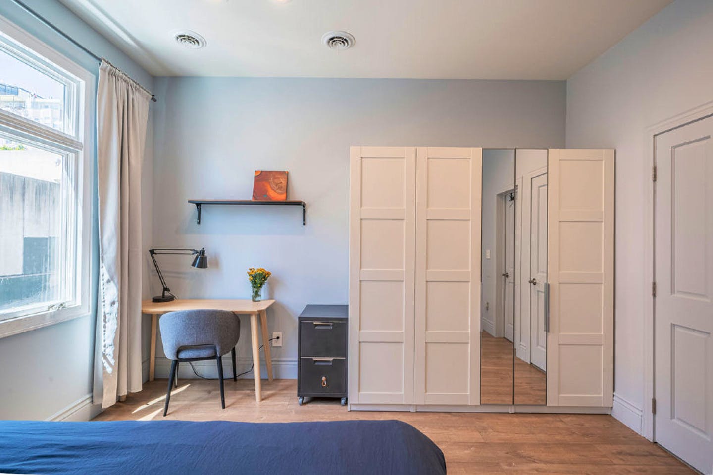 Large Private Room With Private Half Bathroom - Russian Hill Residence - Gallery - 3