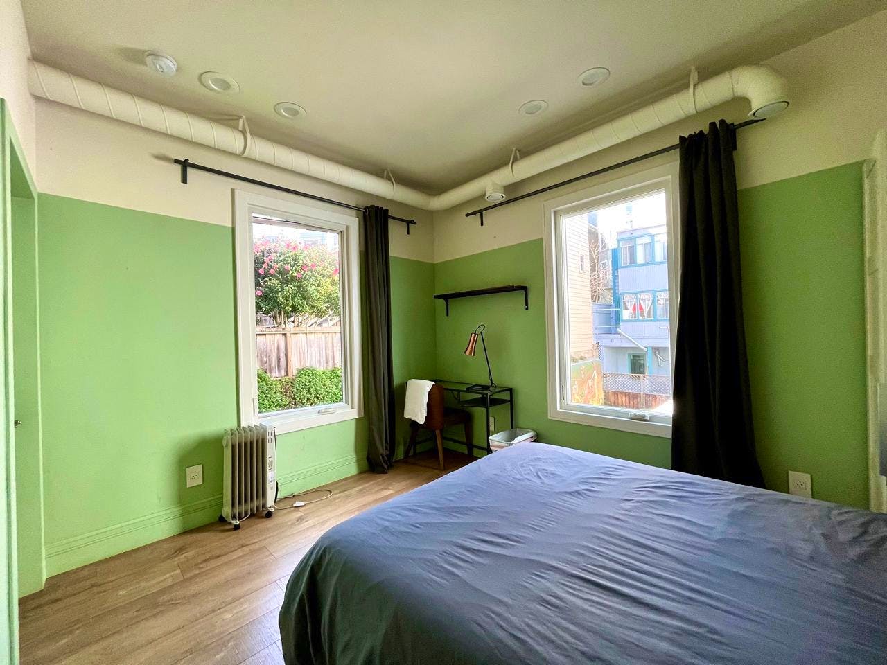  Sunny Private Room (Medium Sized)  -  Russian Hill  - Gallery -  1