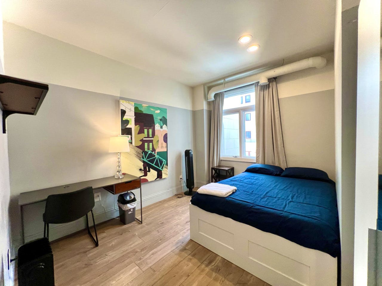  Sunny Private Room (Medium Sized)  -  Russian Hill  - Gallery -  2