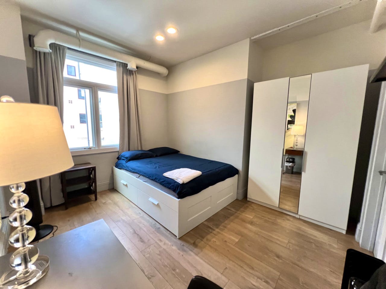  Medium-Sized Private Room  -  Russian Hill  - Gallery -  1