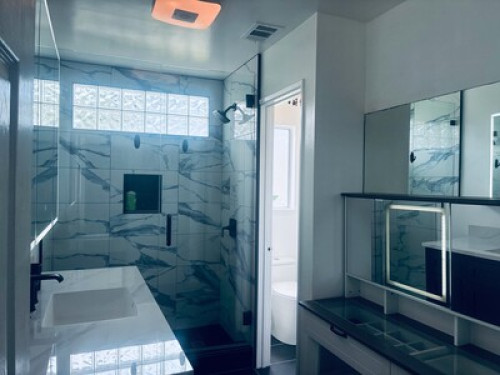 In Law unit w/ Lg bedroom and bath - Gallery - 3