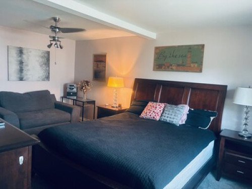 In Law unit w/ Lg bedroom and bath