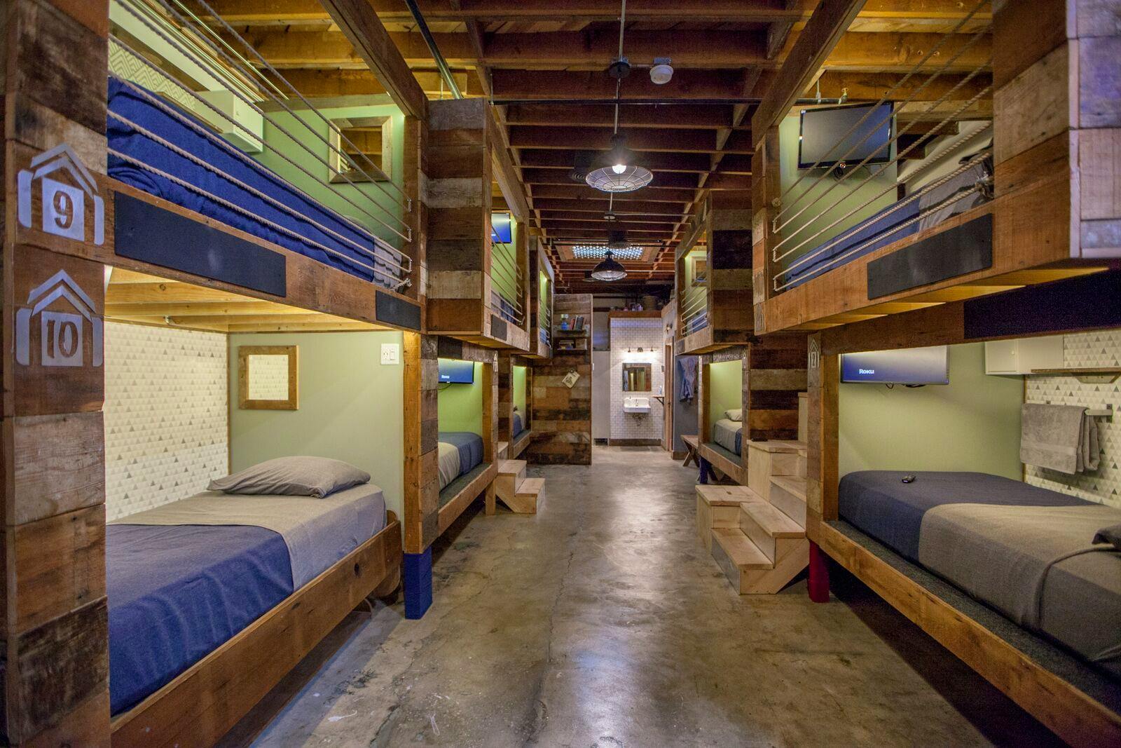 Bed In A 8-Bed Mixed Gender Room I - 9