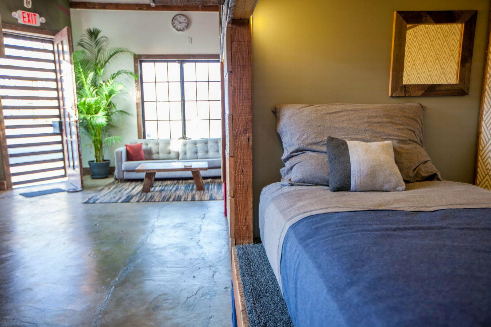 Bed In A 8-Bed Mixed Gender Room I - 17