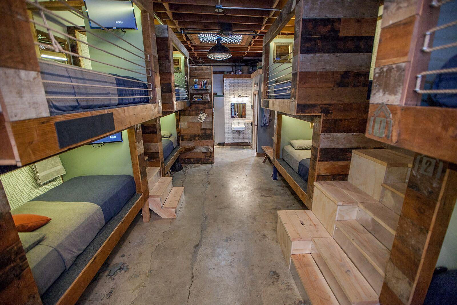 Bed In A 8-Bed Mixed Gender Room I - 38