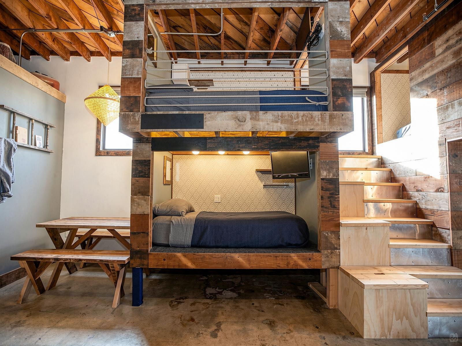 Bed In A 8-Bed Mixed Gender Room I - 8