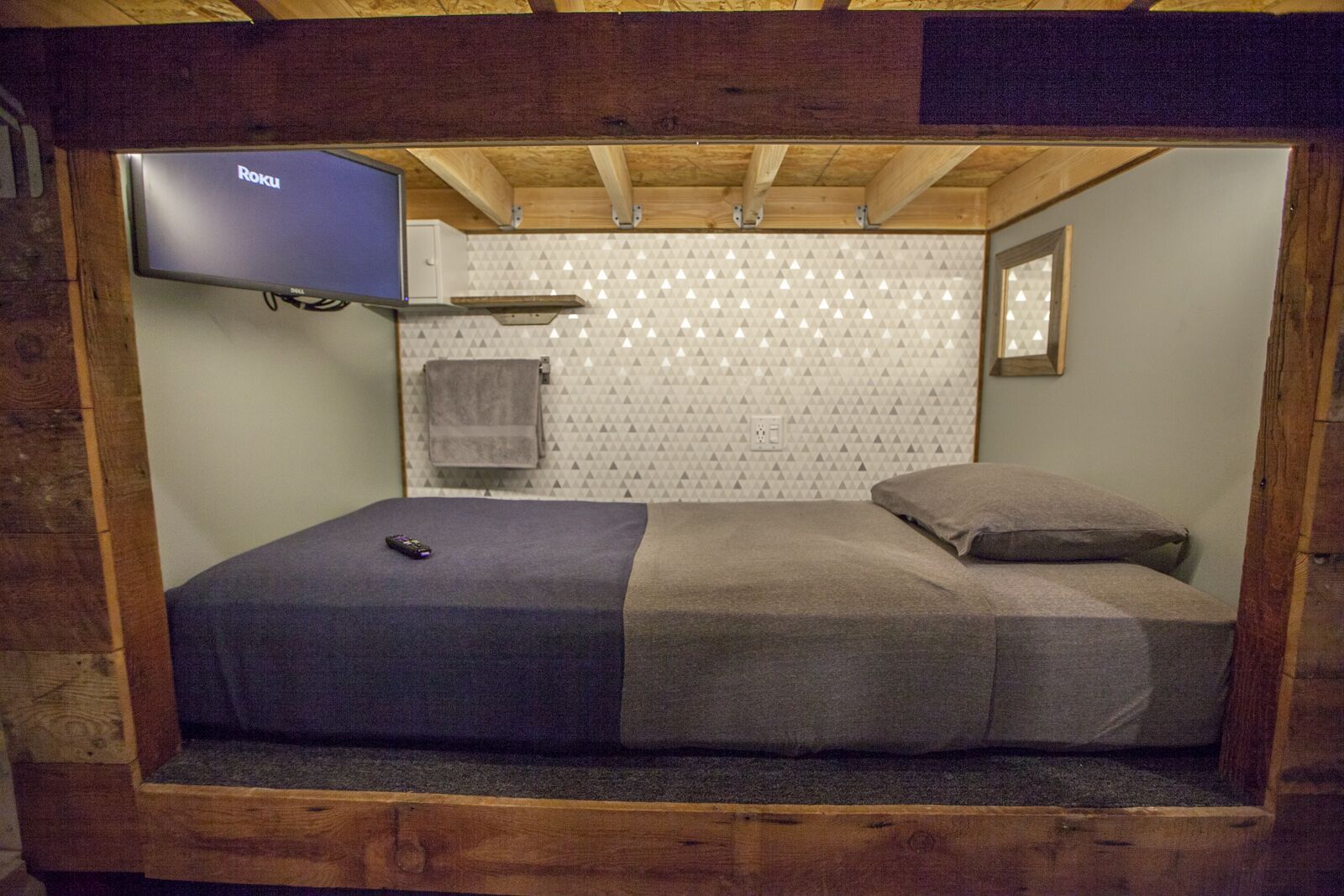 Bed In A 8-Bed Mixed Gender Room II - 12