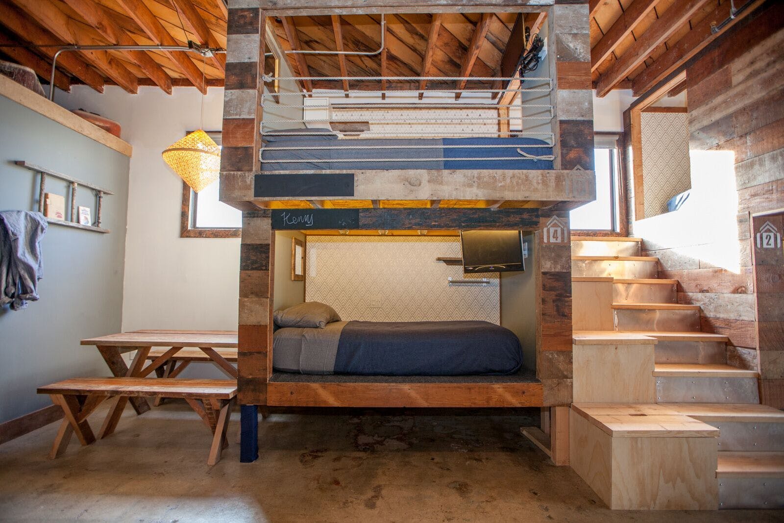 Bed In A 8-Bed Mixed Gender Room II - 10