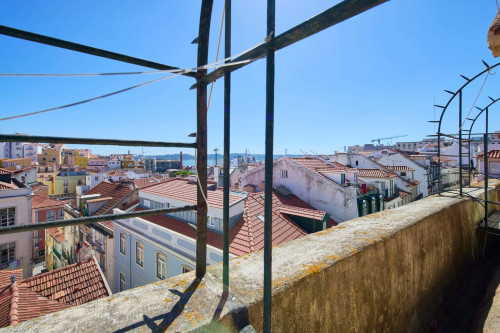 Room in a 5-bedroom apartment in Rua dos Poiais de São Bento , Lisboa - Gallery - 13