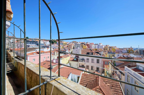 Room in a 5-bedroom apartment in Rua dos Poiais de São Bento , Lisboa - Gallery - 11