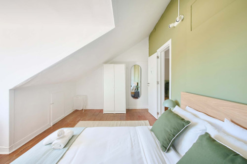 Room in a 5-bedroom apartment in Rua dos Poiais de São Bento , Lisboa - Gallery - 6