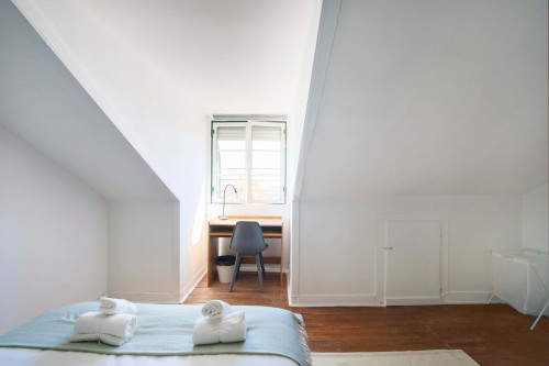 Room in a 5-bedroom apartment in Rua dos Poiais de São Bento , Lisboa - Gallery - 10
