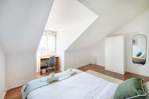Room in a 5-bedroom apartment in Rua dos Poiais de São Bento , Lisboa - Gallery - 9