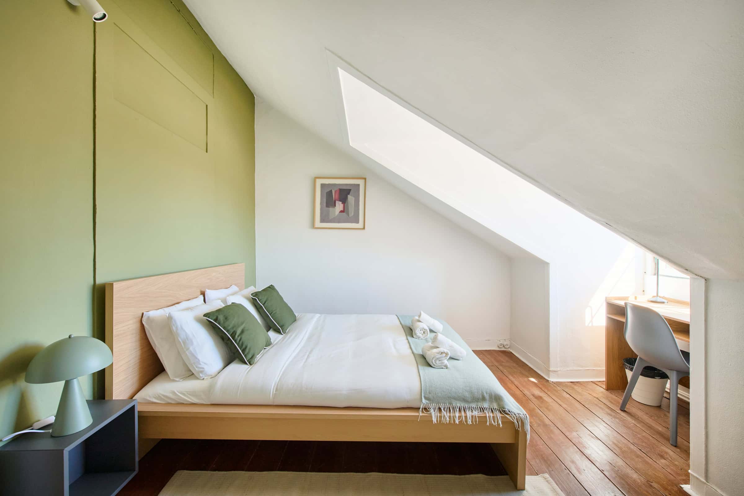 Room In A 5-Bedroom Apartment In Rua Dos Poiais De São Bento , Lisboa - 1