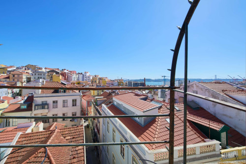 Room in a 5-bedroom apartment in Rua dos Poiais de São Bento , Lisboa - Gallery - 10