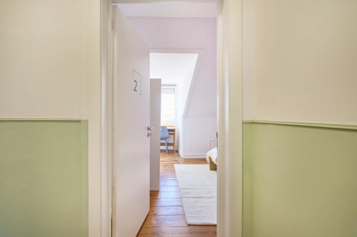 Room in a 5-bedroom apartment in Rua dos Poiais de São Bento , Lisboa - Gallery - 7