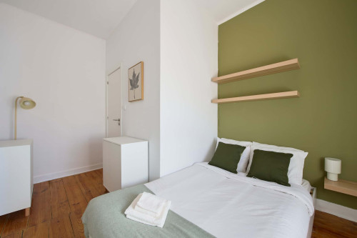 Suite Room in a 5-bedroom apartment in Rua dos Poiais de São Bento , Lisboa