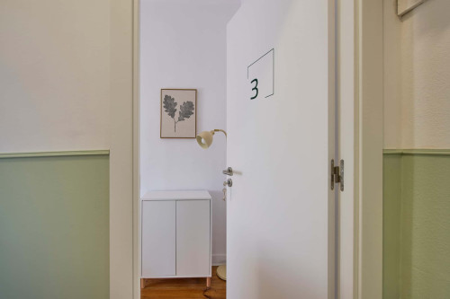 Suite Room in a 5-bedroom apartment in Rua dos Poiais de São Bento , Lisboa - Gallery - 5