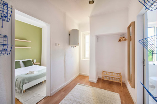 Suite Room in a 5-bedroom apartment in Rua dos Poiais de São Bento , Lisboa